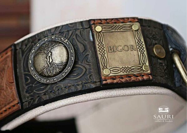 Leather dog collar with antique nameplates IMPERIAL by Workshop Sauri scaled 1