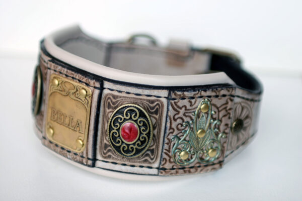 Luxurious leather hound collar with padding by Workshop Sauri