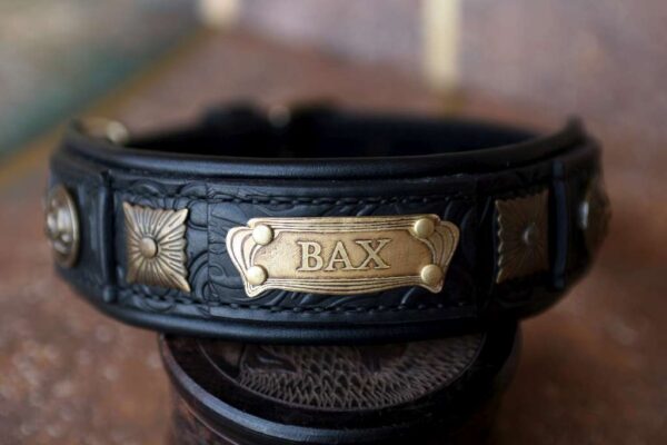 Personalized black leather dog collar TERRA by Workshop Sauri