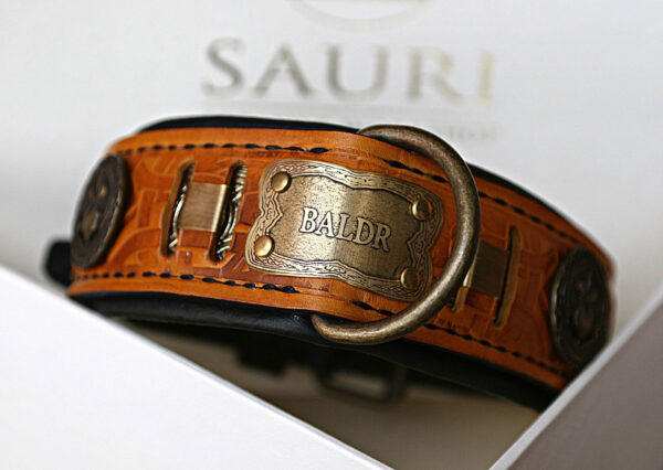 Premium leather dog collar with name and Claddagh BALDR by SAURI